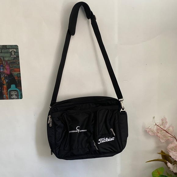 One Strap Computer Bag - Picture 1 of 3